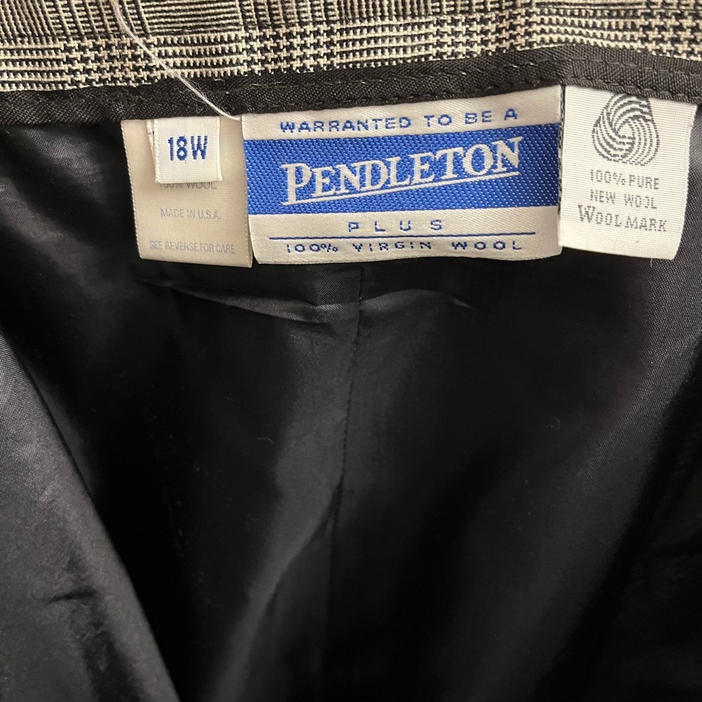 Pendleton Plus Women's Black/White Patterned Penc… - image 3